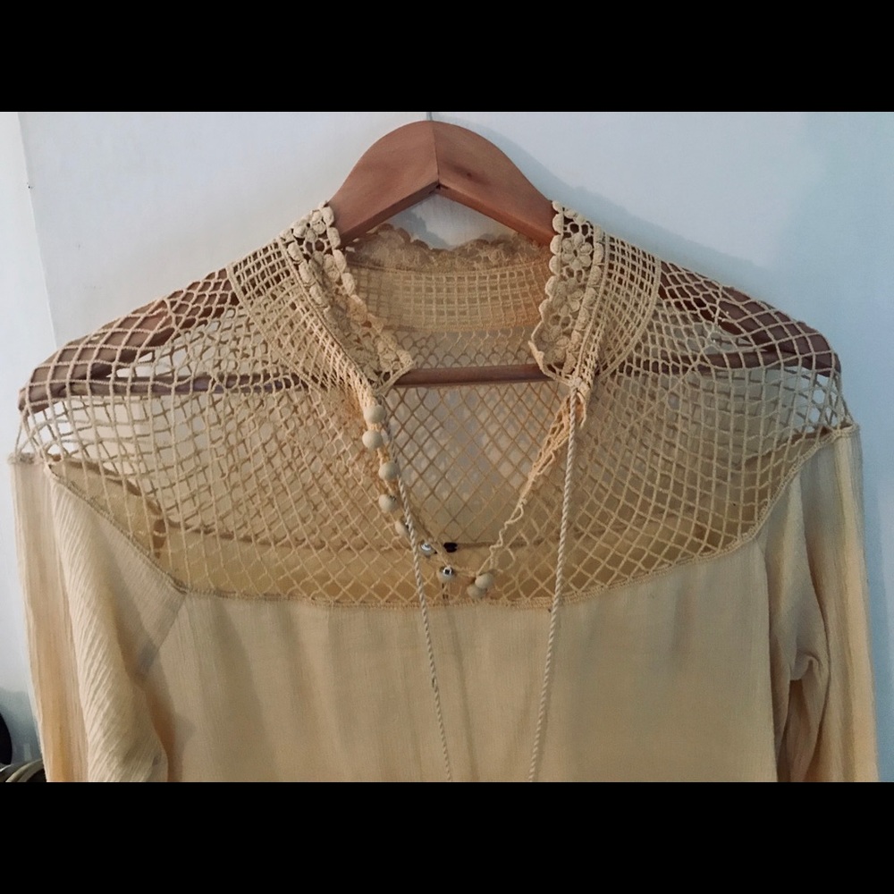 Gorgeous crochet Free People blouse M